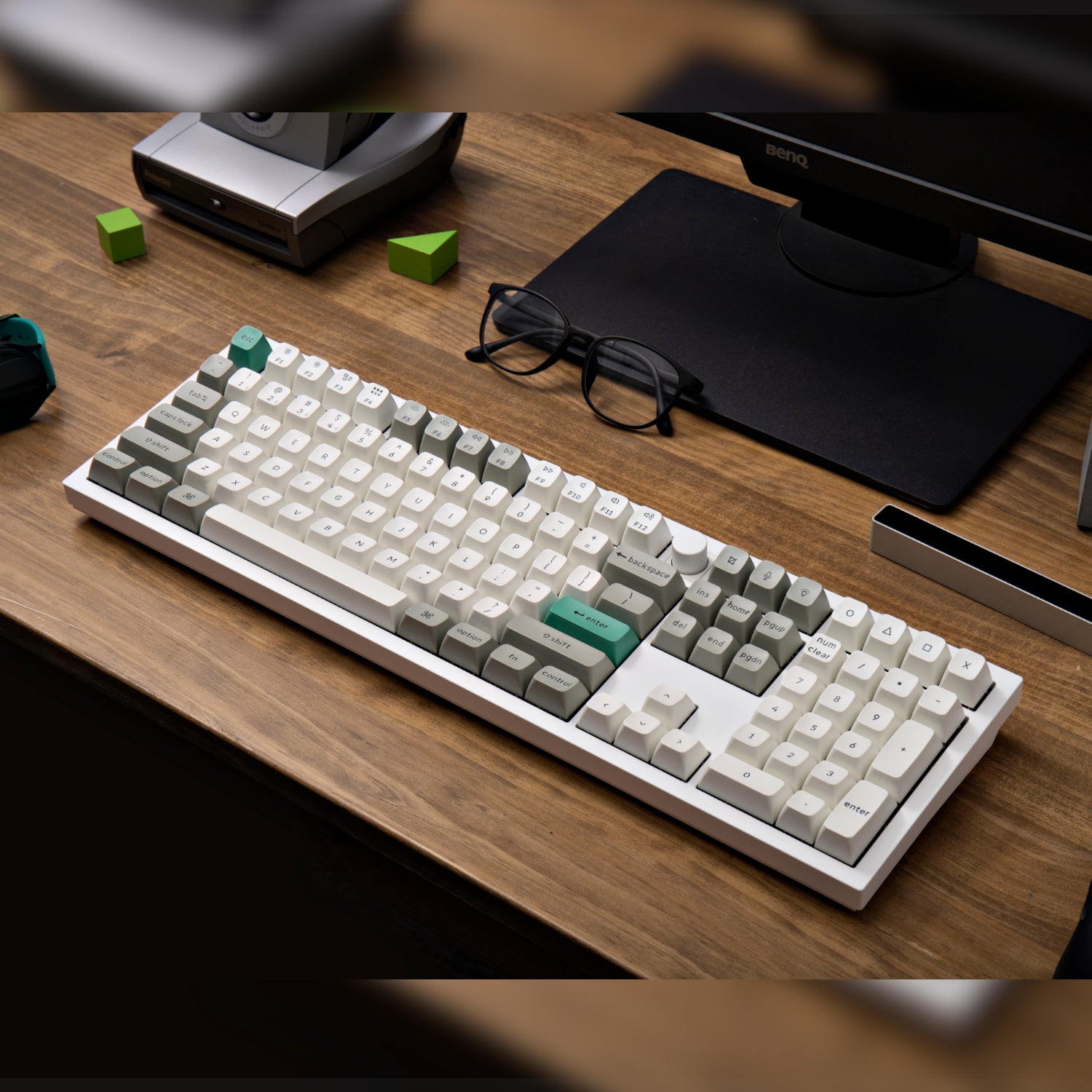 Keychron Q6 Max QMK/VIA Wireless Custom Mechanical Keyboard KSA Gateron Red Jupiter Switches – Shell White